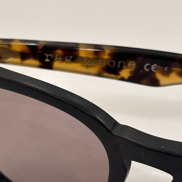 RAG & BONE
Men's Black Square Sunglasses - Picture 3 of 10